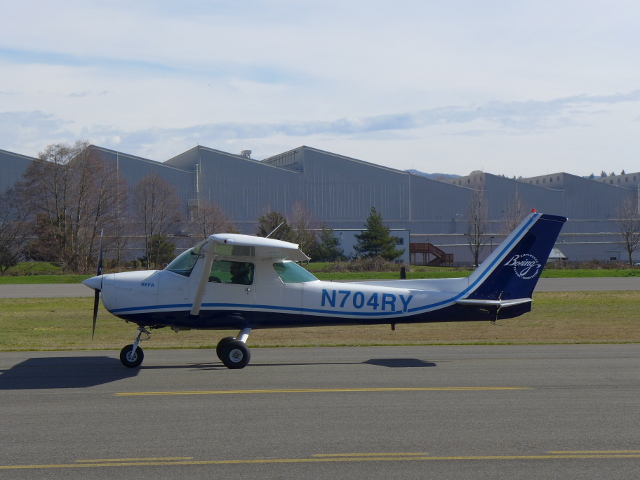 N704RY_onthemove2.jpg