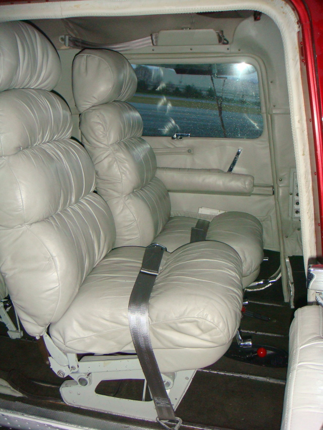 N9843Y_3InteriorFront_640.jpeg