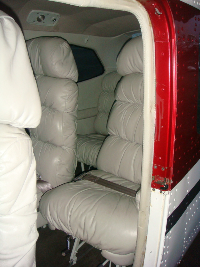 N9843Y_4InteriorRear_640.jpeg